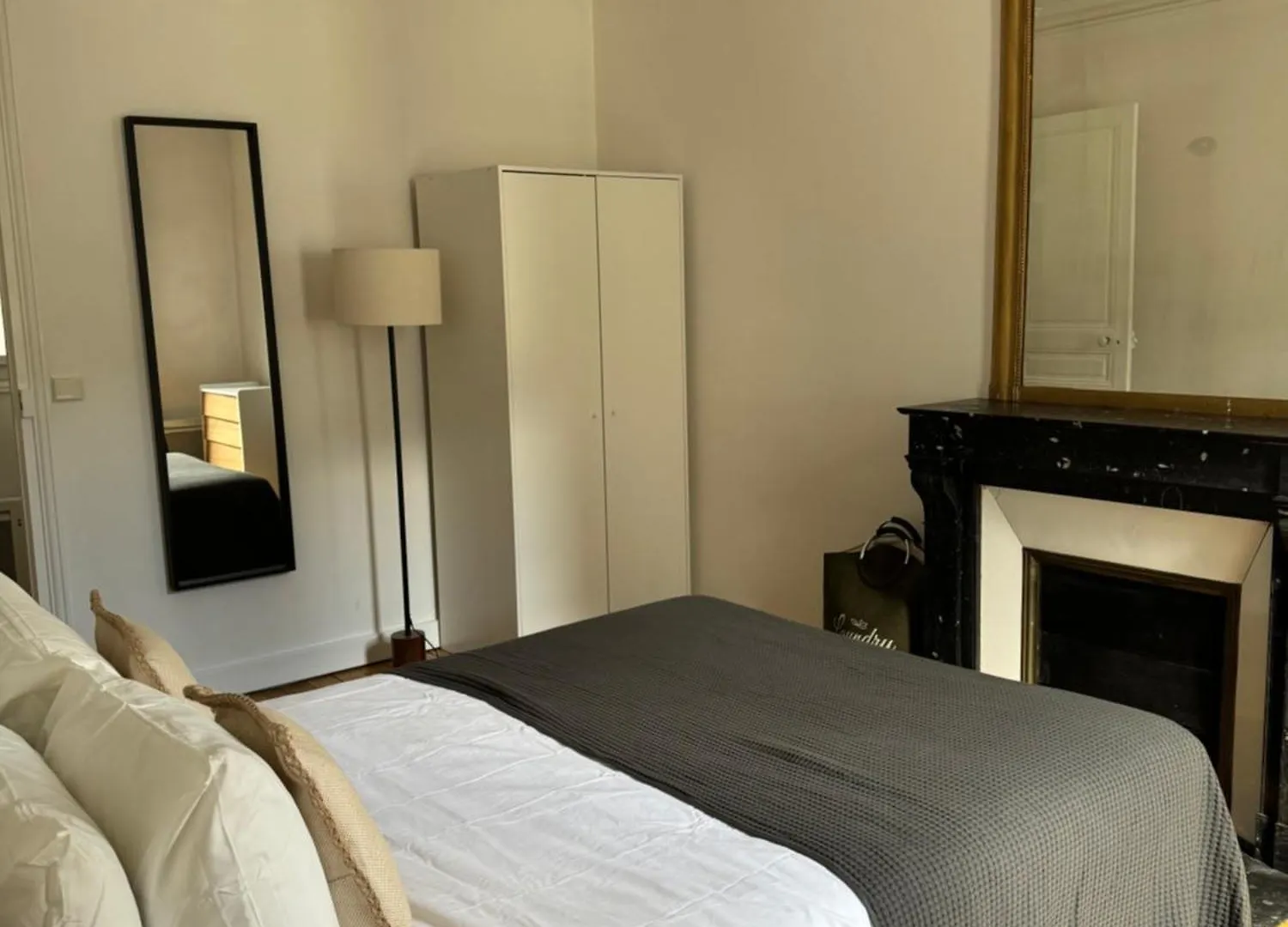 Tour Eiffel 120 M2 Apartment